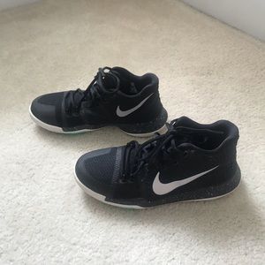 Nike Kryie Irving 3 Black Ice Men’s shoes Size: 7Y